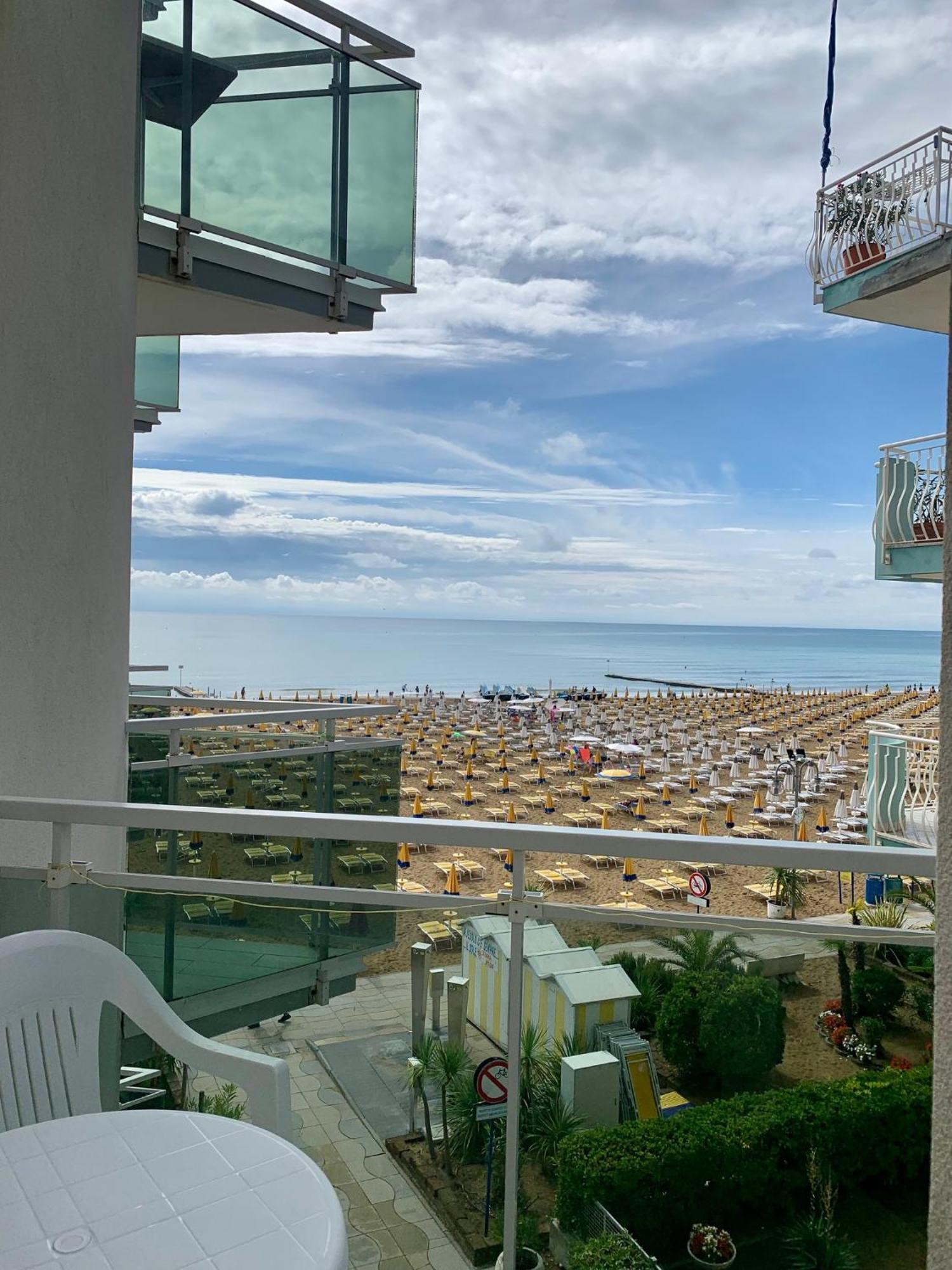 Hotel Nizza Frontemare Superior 3 Stelle Lido di Jesolo Eksteriør billede